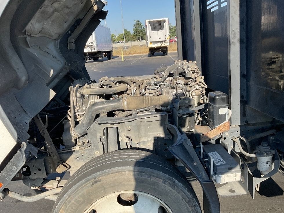 Flatbed Truck-Light and Medium Duty Trucks-Isuzu-2019-NRR-West Sacramento-CA-188,402\n\t\tmiles-$ 33,000 - Image 23