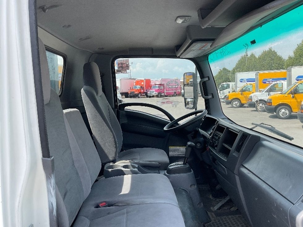 Flatbed Truck-Light and Medium Duty Trucks-Isuzu-2019-NRR-West Valley City-UT-117,331\n\t\tmiles-$ 43,500 - Image 19