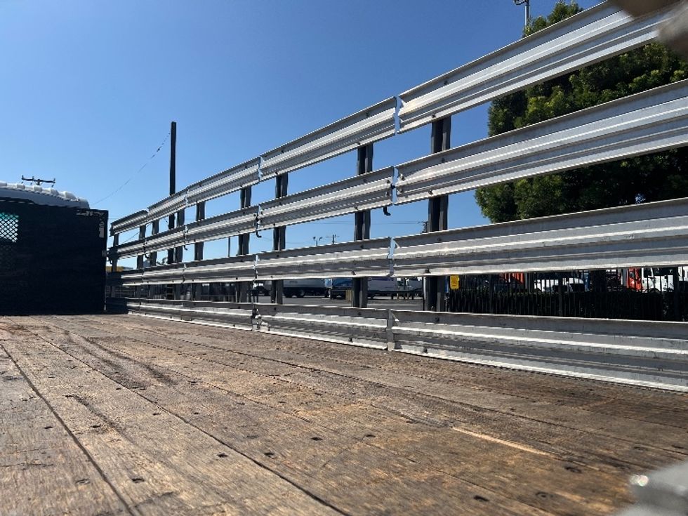 Flatbed Truck-Light and Medium Duty Trucks-Isuzu-2020-FTR-Torrance-CA-147,729\n\t\tmiles-$ 53,000 - Image 12