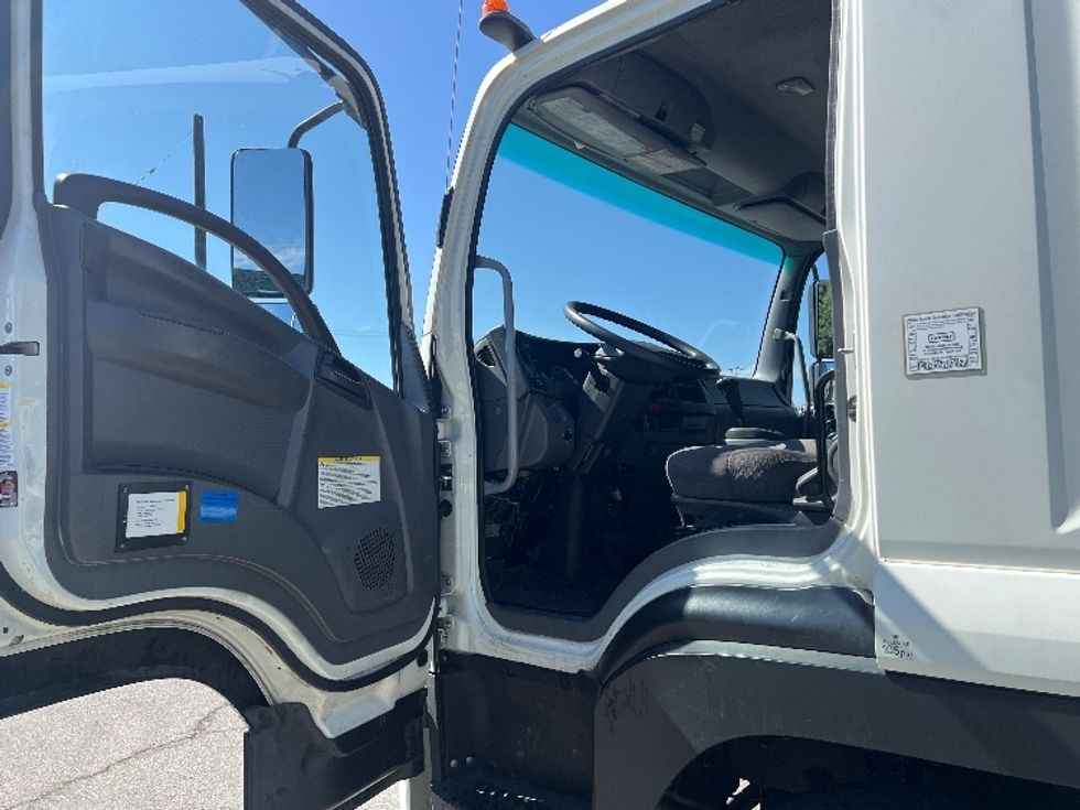 Flatbed Truck-Light and Medium Duty Trucks-Isuzu-2020-FTR-Torrance-CA-147,729\n\t\tmiles-$ 53,000 - Image 16