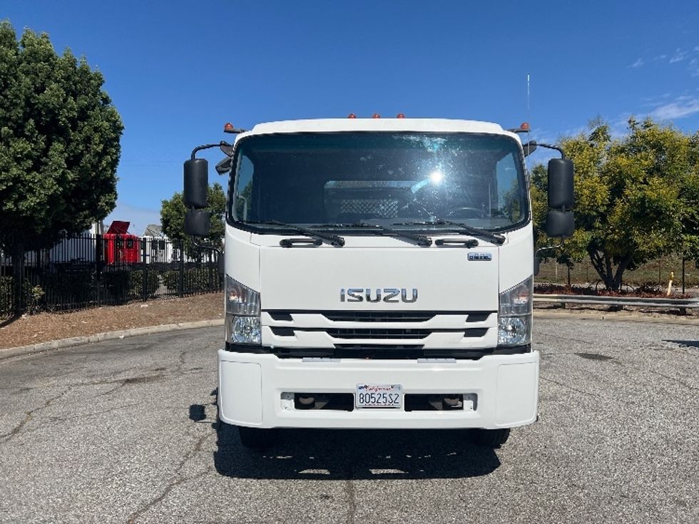 Flatbed Truck-Light and Medium Duty Trucks-Isuzu-2020-FTR-Torrance-CA-147,729\n\t\tmiles-$ 53,000 - Image 2