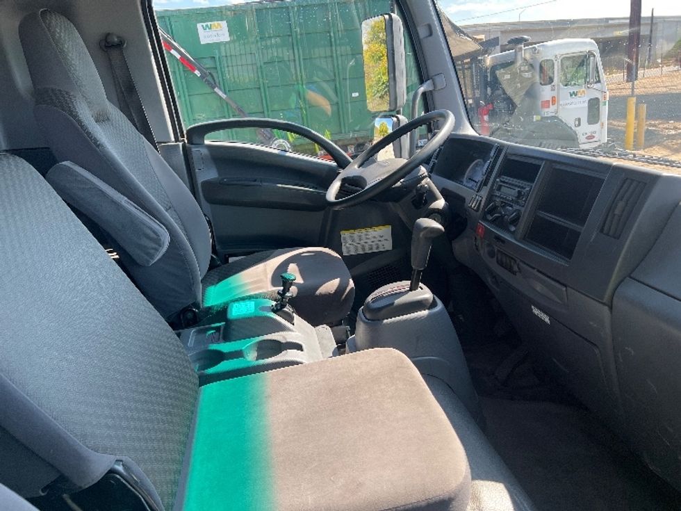 Flatbed Truck-Light and Medium Duty Trucks-Isuzu-2020-FTR-Torrance-CA-147,729\n\t\tmiles-$ 53,000 - Image 22