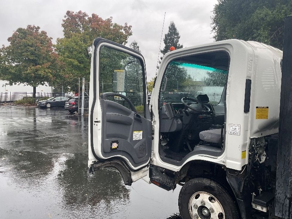 Flatbed Truck-Light and Medium Duty Trucks-Isuzu-2020-NPR-Ceres-CA-118,357\n\t\tmiles-$ 43,000 - Image 14