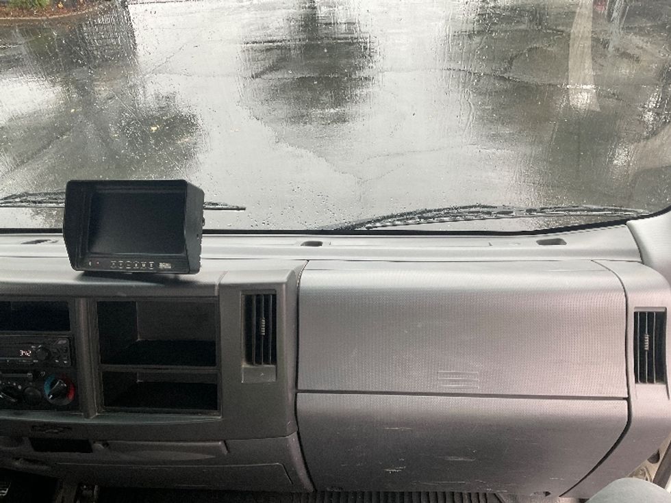 Flatbed Truck-Light and Medium Duty Trucks-Isuzu-2020-NPR-Ceres-CA-118,357\n\t\tmiles-$ 43,000 - Image 19