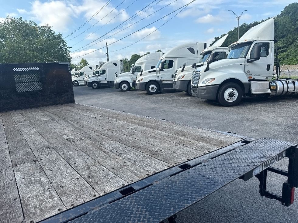 Flatbed Truck-Light and Medium Duty Trucks-Isuzu-2020-NPR-Cleveland-TN-108,643\n\t\tmiles-$ 43,500 - Image 12