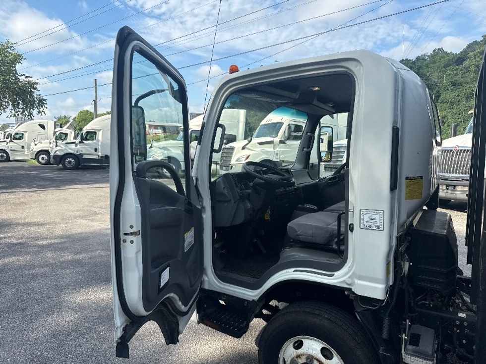Flatbed Truck-Light and Medium Duty Trucks-Isuzu-2020-NPR-Cleveland-TN-108,643\n\t\tmiles-$ 43,500 - Image 16