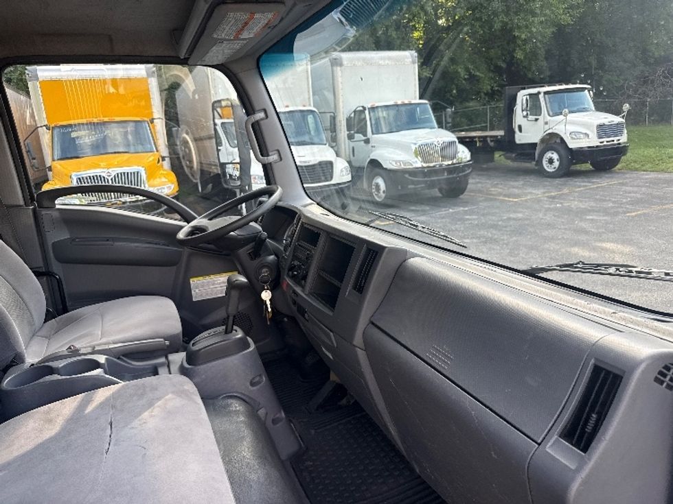 Flatbed Truck-Light and Medium Duty Trucks-Isuzu-2020-NPR-Cleveland-TN-108,643\n\t\tmiles-$ 43,500 - Image 21