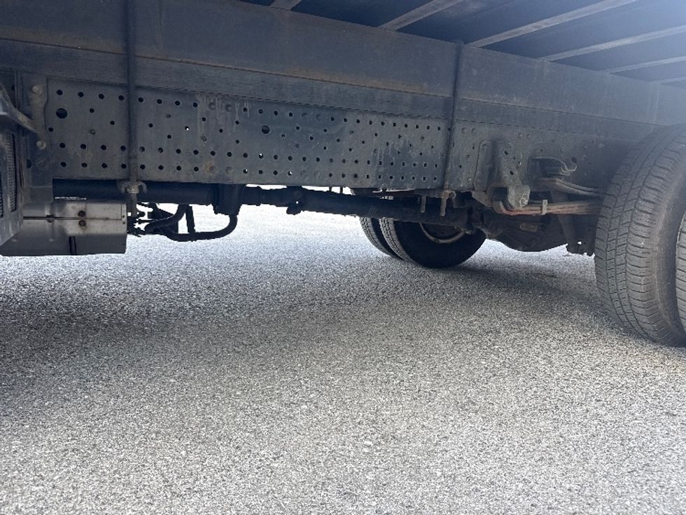 Flatbed Truck-Light and Medium Duty Trucks-Isuzu-2020-NPR-Cleveland-TN-108,643\n\t\tmiles-$ 43,500 - Image 5