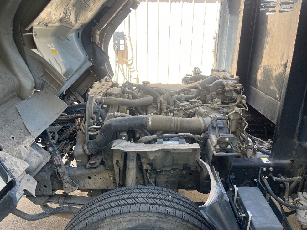 Flatbed Truck-Light and Medium Duty Trucks-Isuzu-2020-NPR-Fresno-CA-145,257\n\t\tmiles-$ 32,500 - Image 20