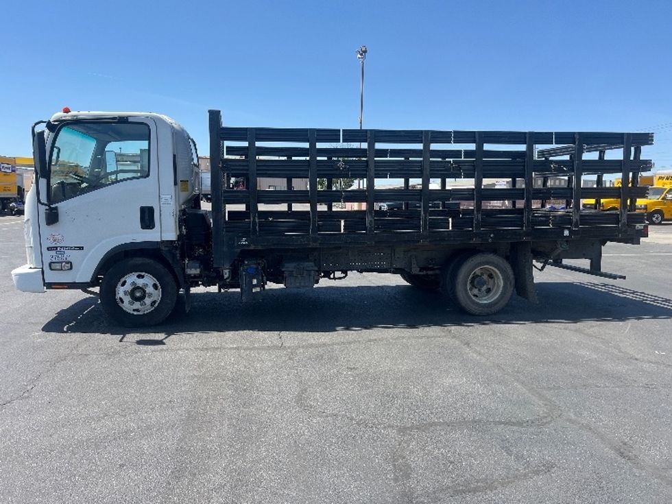 Flatbed Truck-Light and Medium Duty Trucks-Isuzu-2020-NPR-Fresno-CA-145,257\n\t\tmiles-$ 32,500 - Image 4