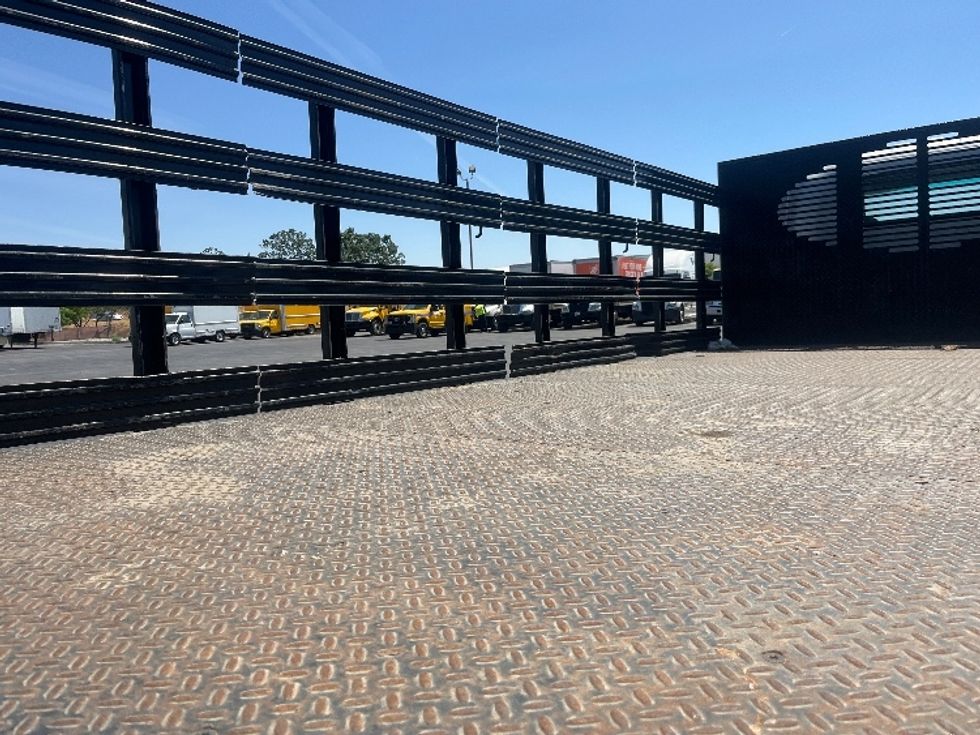 Flatbed Truck-Light and Medium Duty Trucks-Isuzu-2020-NPR-Fresno-CA-145,257\n\t\tmiles-$ 32,500 - Image 8