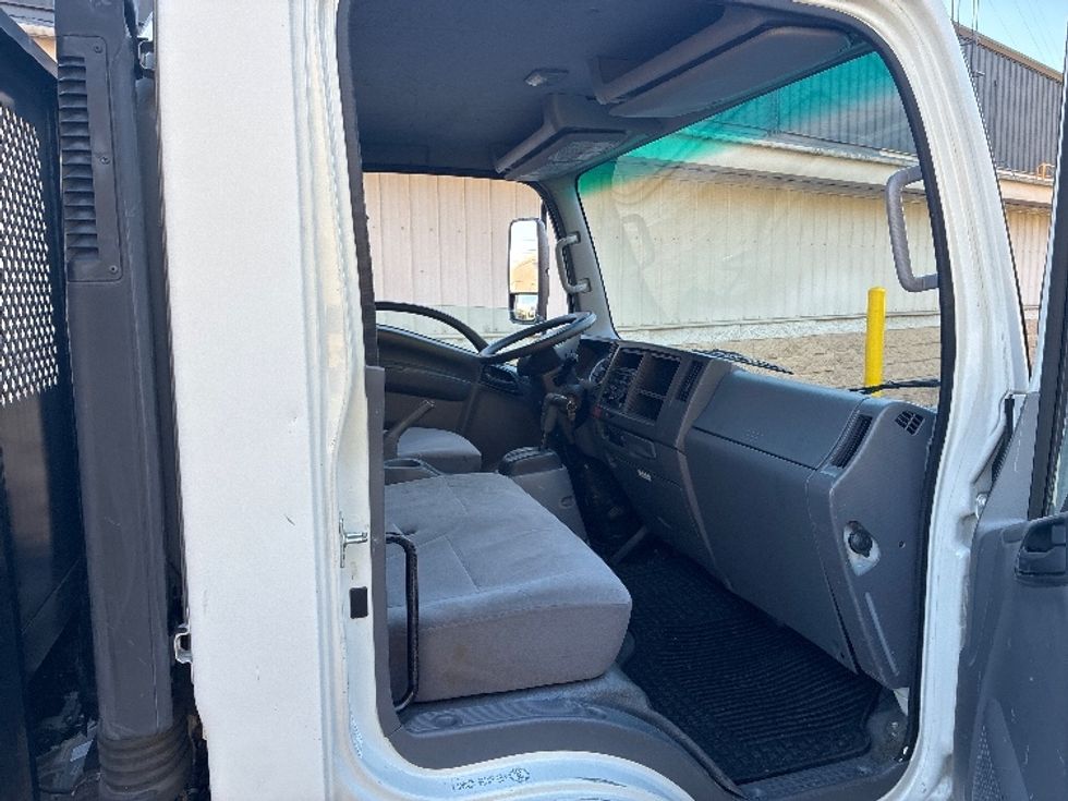 Flatbed Truck-Light and Medium Duty Trucks-Isuzu-2020-NPR-Knoxville-TN-119,960\n\t\tmiles-$ 41,000 - Image 16