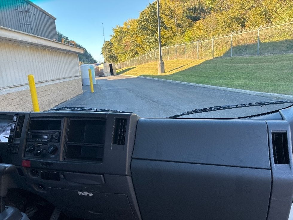 Flatbed Truck-Light and Medium Duty Trucks-Isuzu-2020-NPR-Knoxville-TN-119,960\n\t\tmiles-$ 41,000 - Image 17