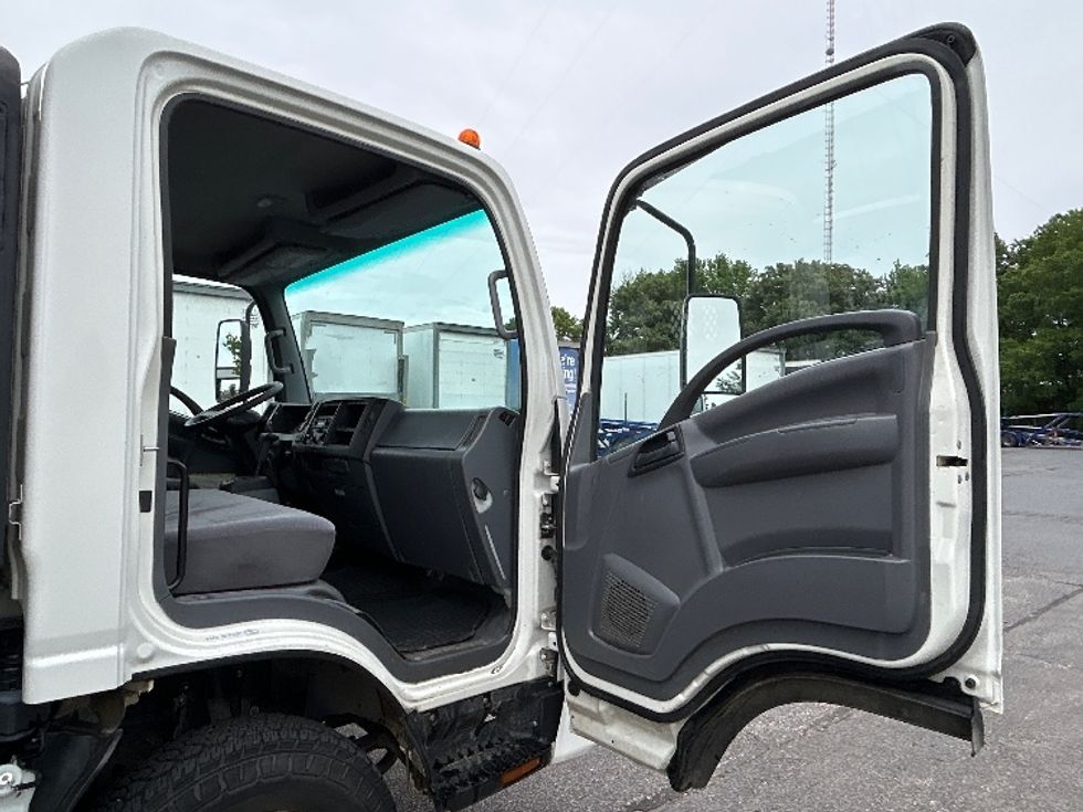 Flatbed Truck-Light and Medium Duty Trucks-Isuzu-2020-NPR-Memphis-TN-97,495\n\t\tmiles-$ 40,750 - Image 18
