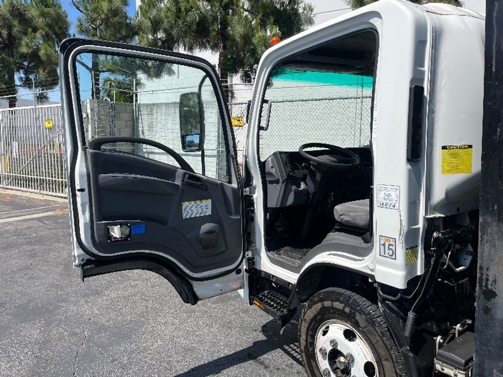 Flatbed Truck-Light and Medium Duty Trucks-Isuzu-2020-NPR-Torrance-CA-183,414\n\t\tmiles-$ 26,250 - Image 15