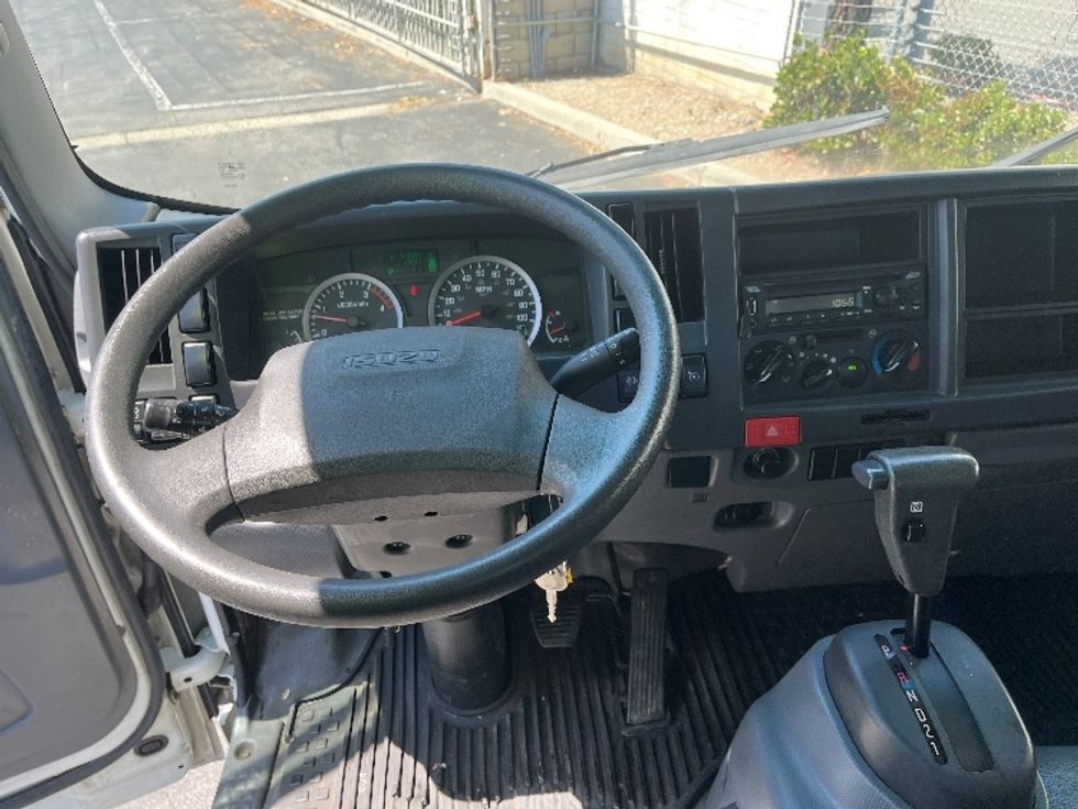 Flatbed Truck-Light and Medium Duty Trucks-Isuzu-2020-NPR-Torrance-CA-183,414\n\t\tmiles-$ 26,250 - Image 17