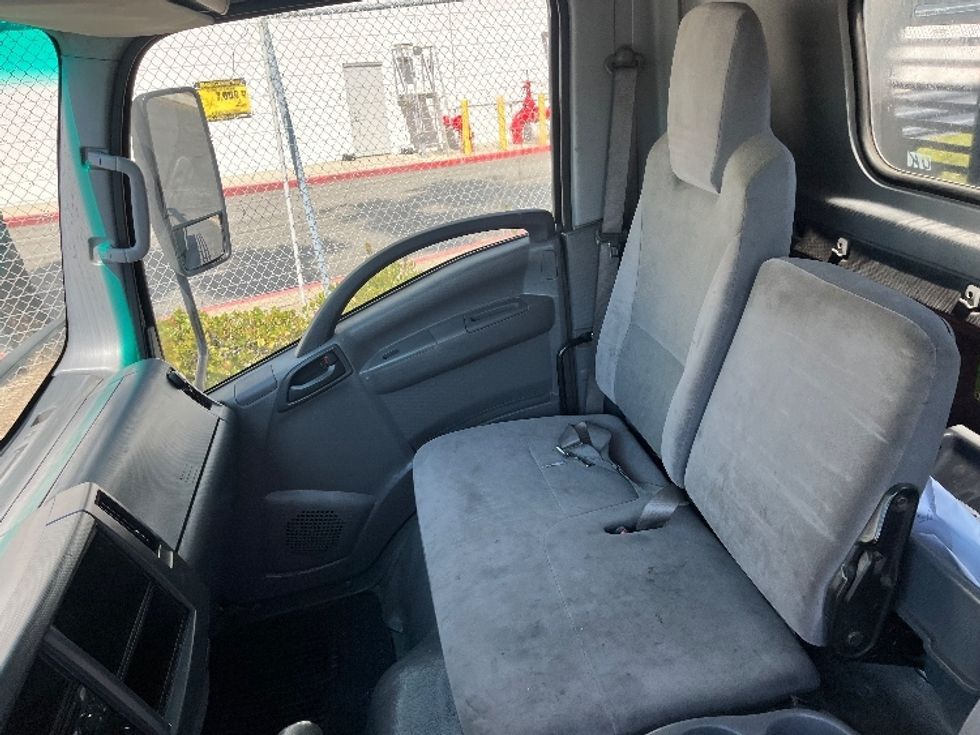 Flatbed Truck-Light and Medium Duty Trucks-Isuzu-2020-NPR-Torrance-CA-183,414\n\t\tmiles-$ 26,250 - Image 18