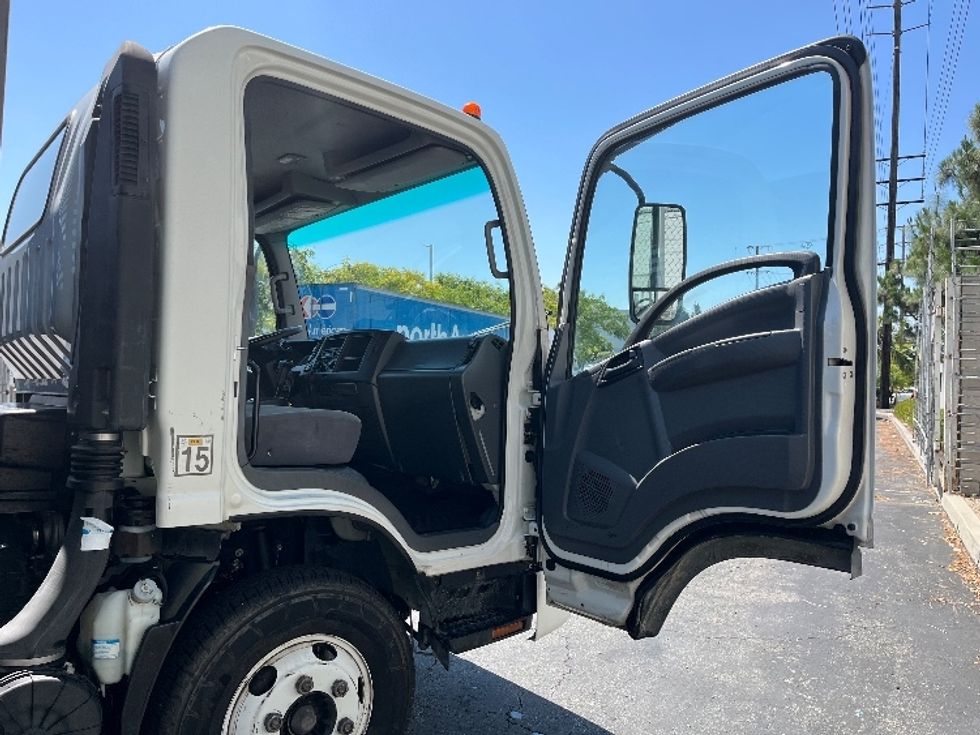 Flatbed Truck-Light and Medium Duty Trucks-Isuzu-2020-NPR-Torrance-CA-183,414\n\t\tmiles-$ 26,250 - Image 19