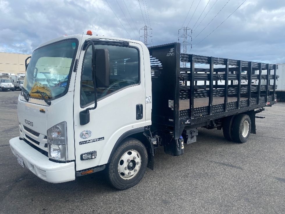 Flatbed Truck-Light and Medium Duty Trucks-Isuzu-2020-NPR-West Sacramento-CA-31,036\n\t\tmiles-$ 53,500 - Image 3