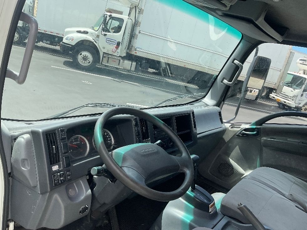 Flatbed Truck-Light and Medium Duty Trucks-Isuzu-2020-NQR-Honolulu-HI-97,274\n\t\tmiles-$ 52,750 - Image 17