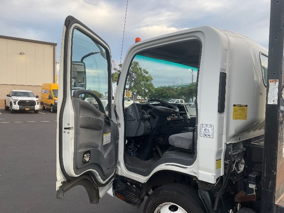 Flatbed Truck-Light and Medium Duty Trucks-Isuzu-2020-NQR-Kapolei-HI-90,175\n\t\tmiles-$ 45,000 - Image 14