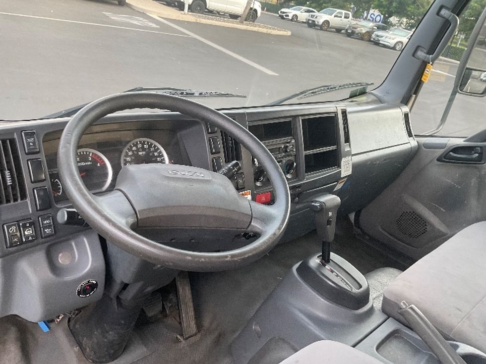 Flatbed Truck-Light and Medium Duty Trucks-Isuzu-2020-NQR-Kapolei-HI-90,175\n\t\tmiles-$ 45,000 - Image 15