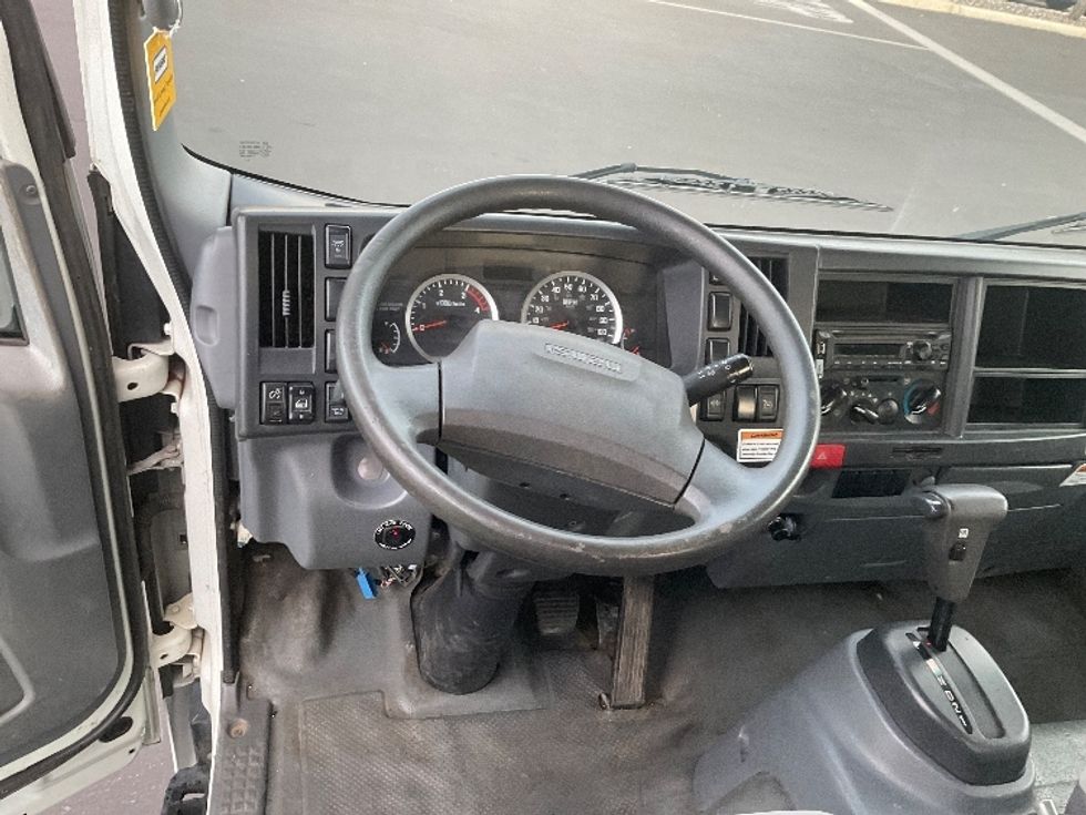 Flatbed Truck-Light and Medium Duty Trucks-Isuzu-2020-NQR-Kapolei-HI-90,175\n\t\tmiles-$ 45,000 - Image 16