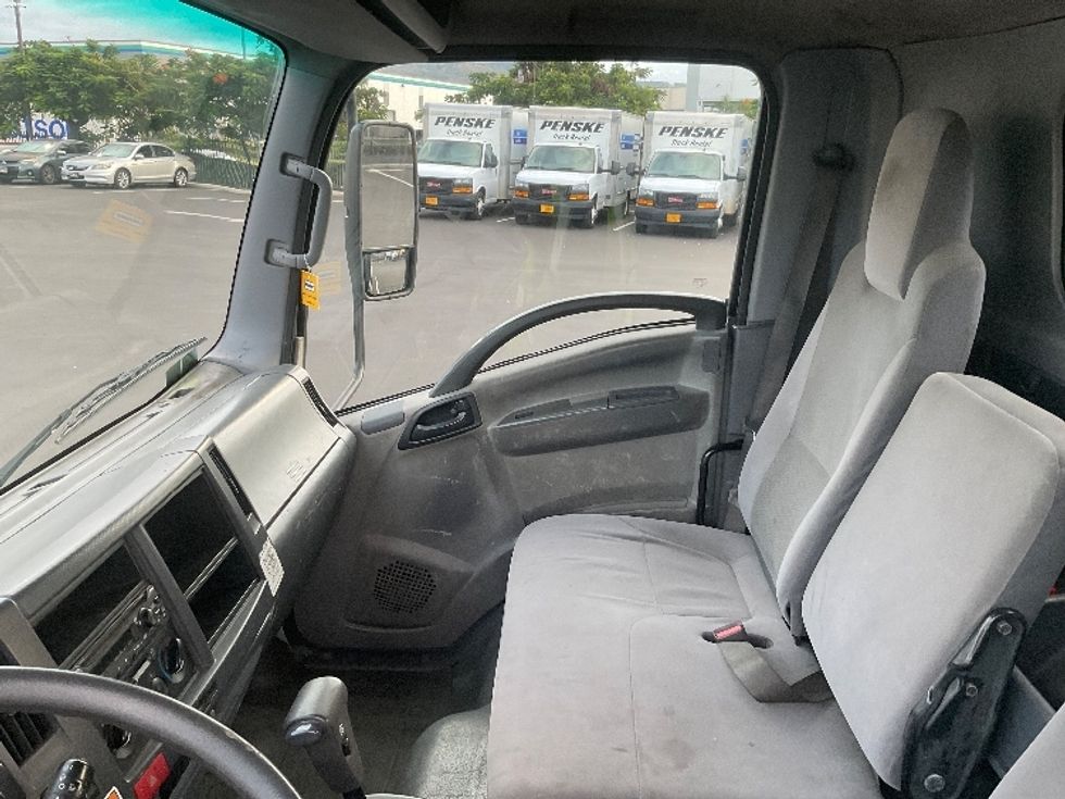 Flatbed Truck-Light and Medium Duty Trucks-Isuzu-2020-NQR-Kapolei-HI-90,175\n\t\tmiles-$ 45,000 - Image 17