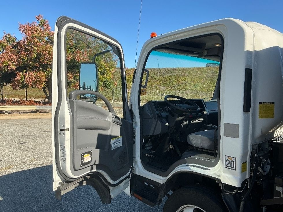 Flatbed Truck-Light and Medium Duty Trucks-Isuzu-2020-NQR-Torrance-CA-164,884\n\t\tmiles-$ 36,250 - Image 16