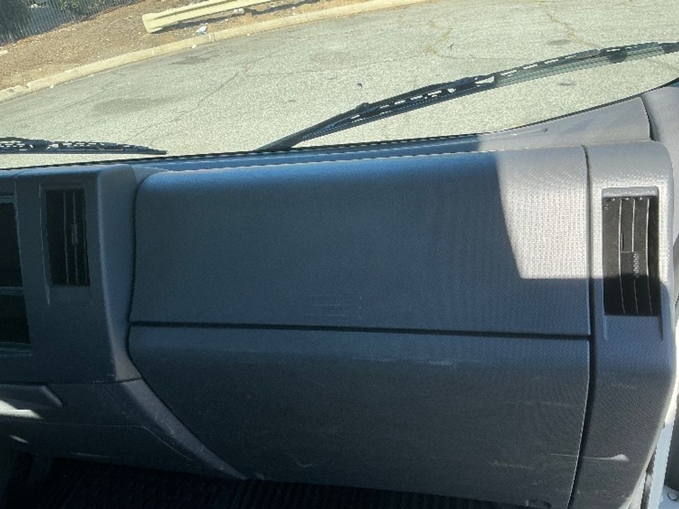 Flatbed Truck-Light and Medium Duty Trucks-Isuzu-2020-NQR-Torrance-CA-164,884\n\t\tmiles-$ 36,250 - Image 21