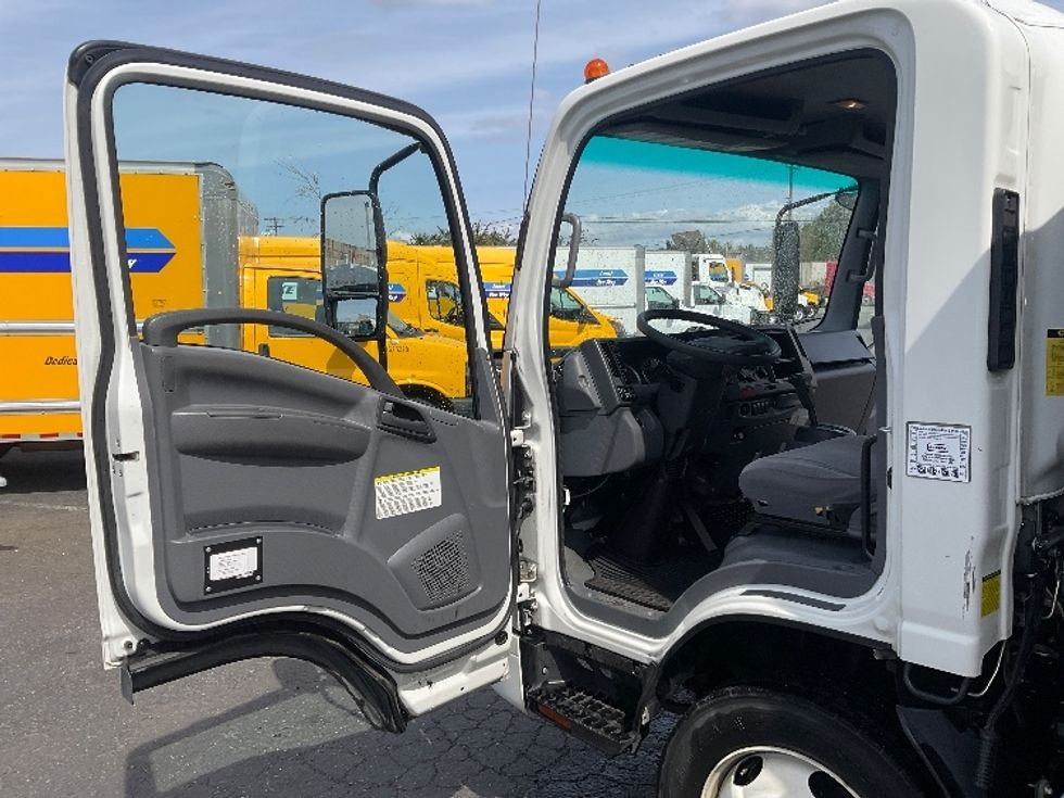 Flatbed Truck-Light and Medium Duty Trucks-Isuzu-2020-NRR-Tacoma-WA-93,919\n\t\tmiles-$ 50,750 - Image 16