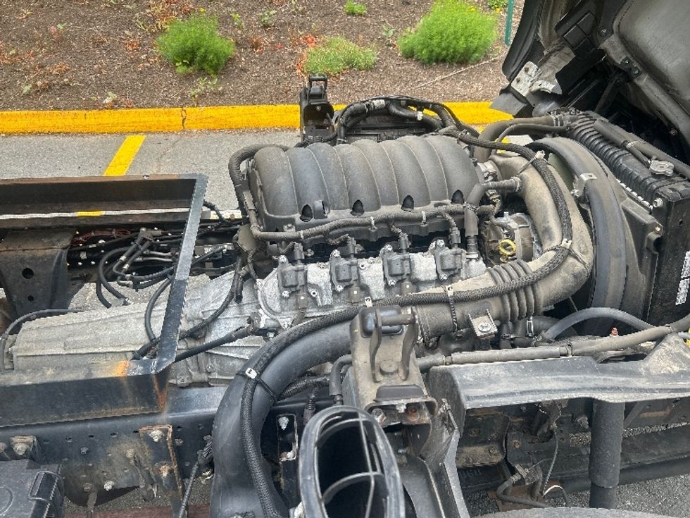 Flatbed Truck-Light and Medium Duty Trucks-Isuzu-2021-NPR EFI-Montgomery-NY-42,337\n\t\tmiles-$ 48,000 - Image 17