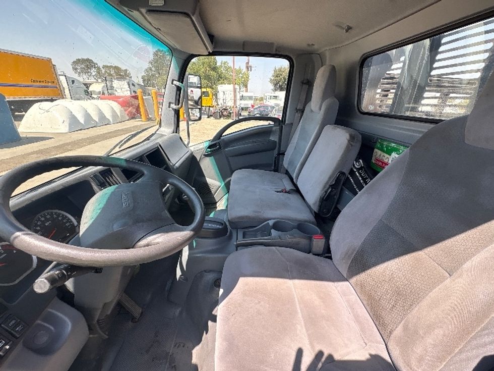 Flatbed Truck-Light and Medium Duty Trucks-Isuzu-2021-NPR-Fresno-CA-72,907\n\t\tmiles-$ 46,750 - Image 17