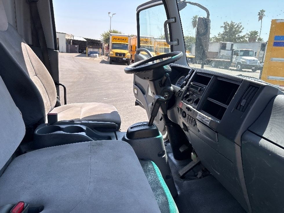 Flatbed Truck-Light and Medium Duty Trucks-Isuzu-2021-NPR-Fresno-CA-72,907\n\t\tmiles-$ 46,750 - Image 20