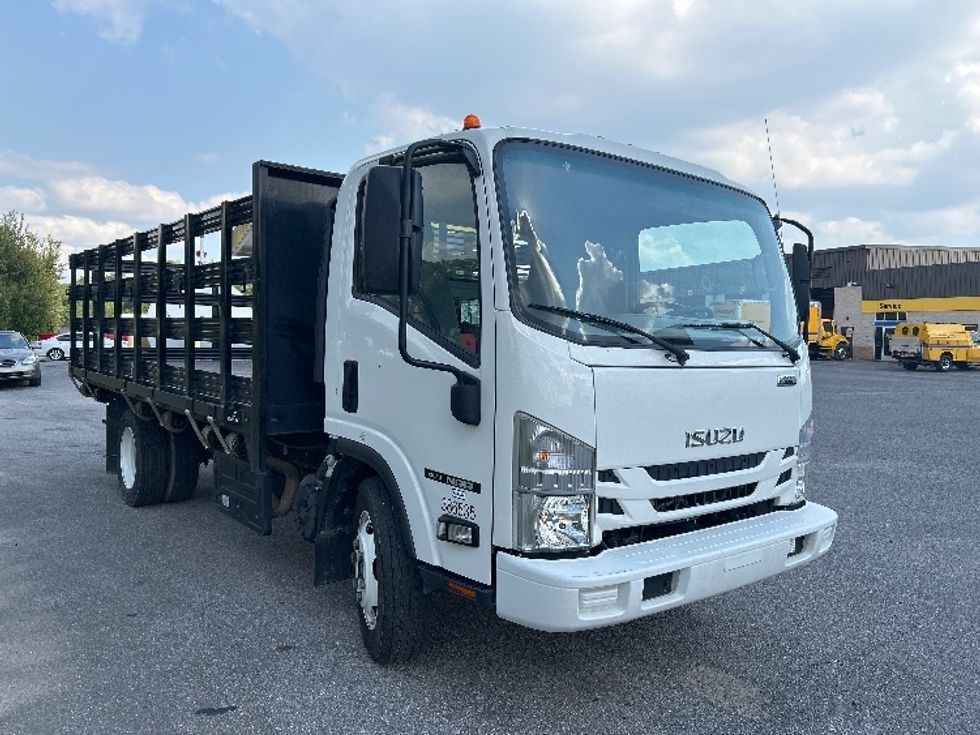 Flatbed Truck-Light and Medium Duty Trucks-Isuzu-2021-NRR-Hammond-LA-24,699\n\t\tmiles-$ 61,000 - Image 1