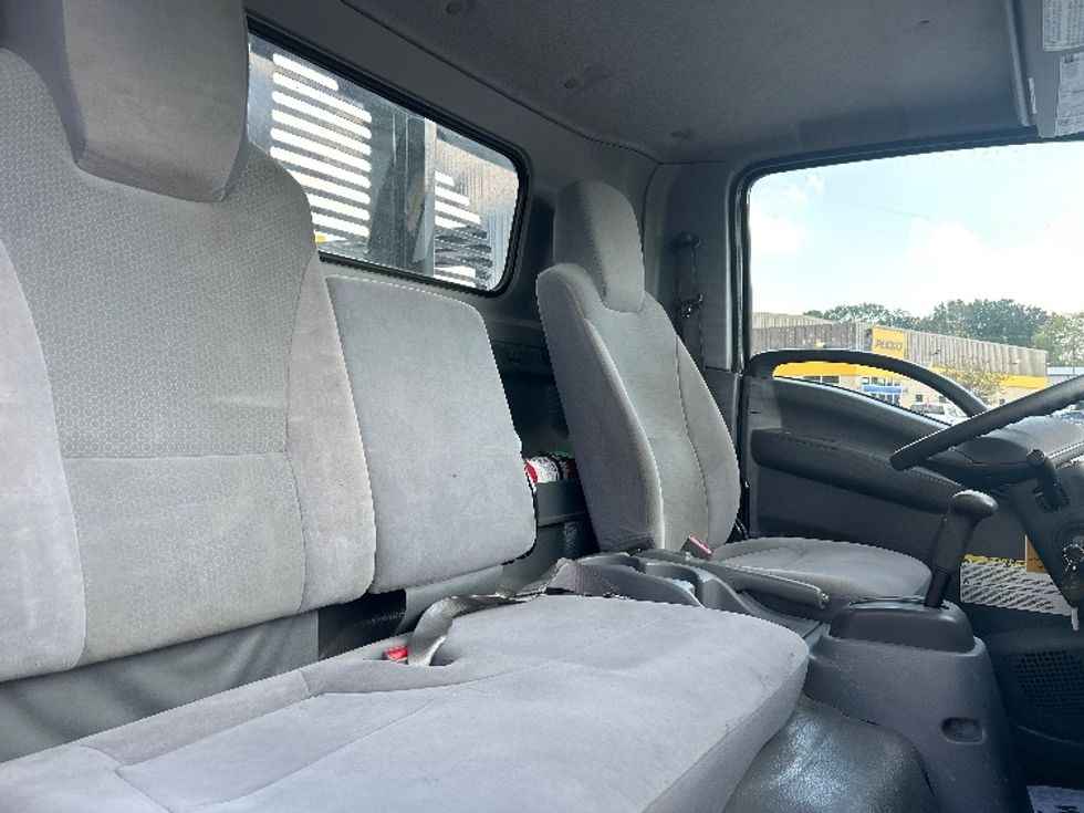 Flatbed Truck-Light and Medium Duty Trucks-Isuzu-2021-NRR-Hammond-LA-24,699\n\t\tmiles-$ 61,000 - Image 19