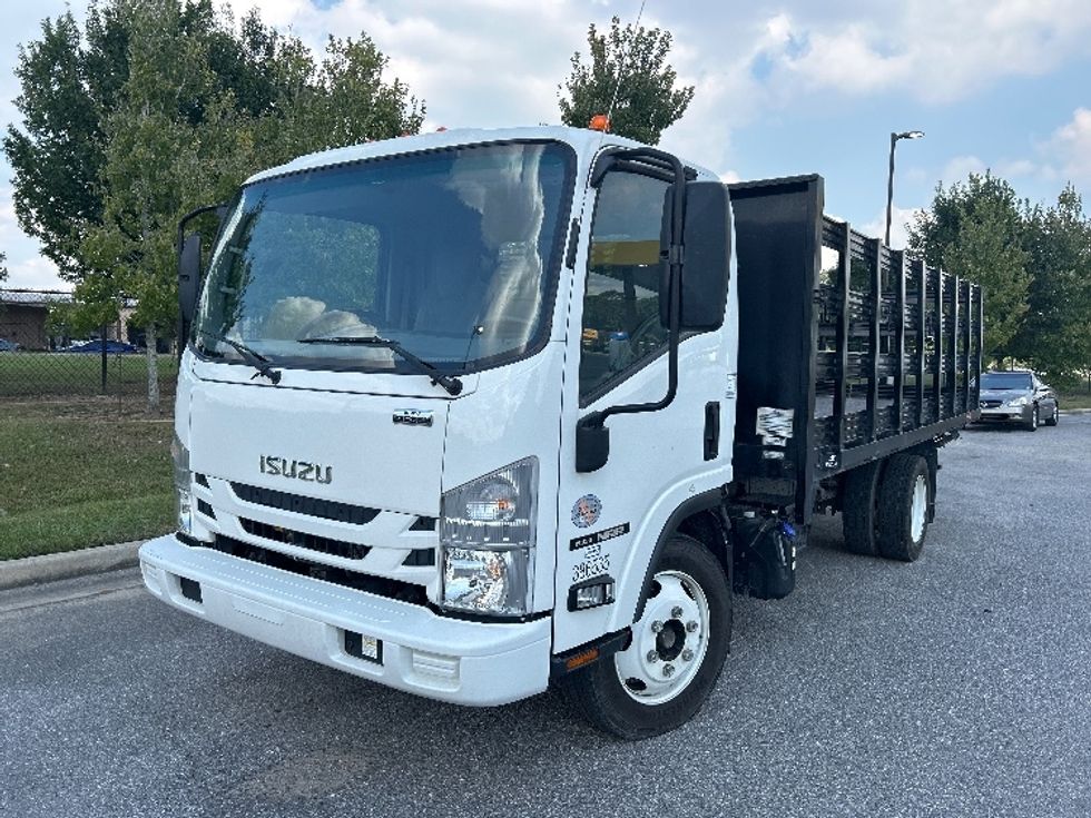 Flatbed Truck-Light and Medium Duty Trucks-Isuzu-2021-NRR-Hammond-LA-24,699\n\t\tmiles-$ 61,000 - Image 3