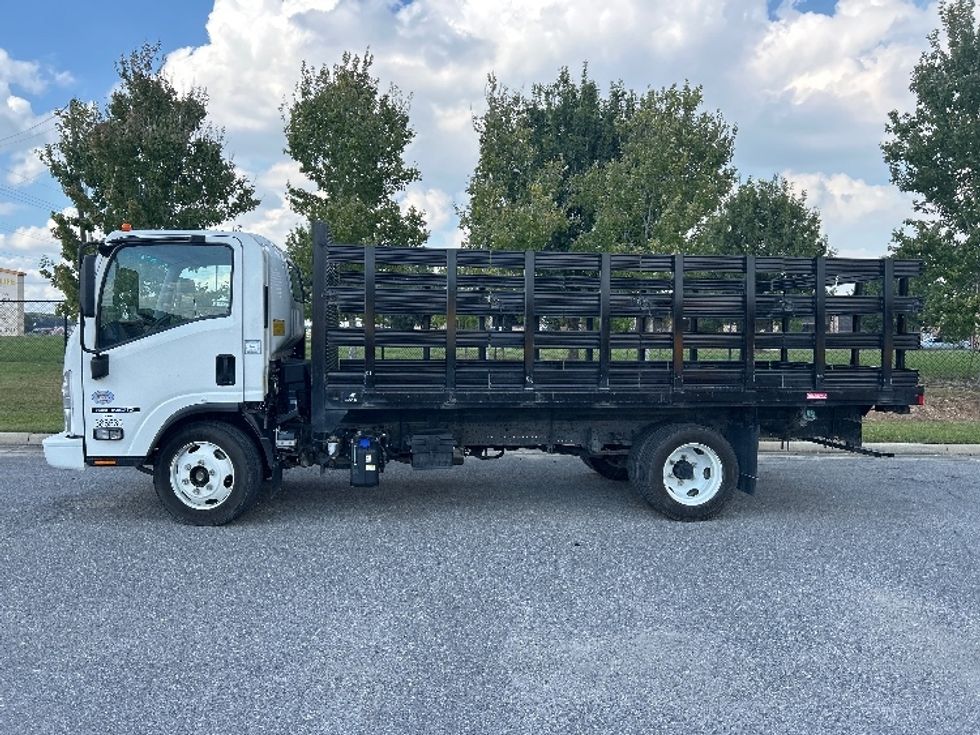 Flatbed Truck-Light and Medium Duty Trucks-Isuzu-2021-NRR-Hammond-LA-24,699\n\t\tmiles-$ 61,000 - Image 4
