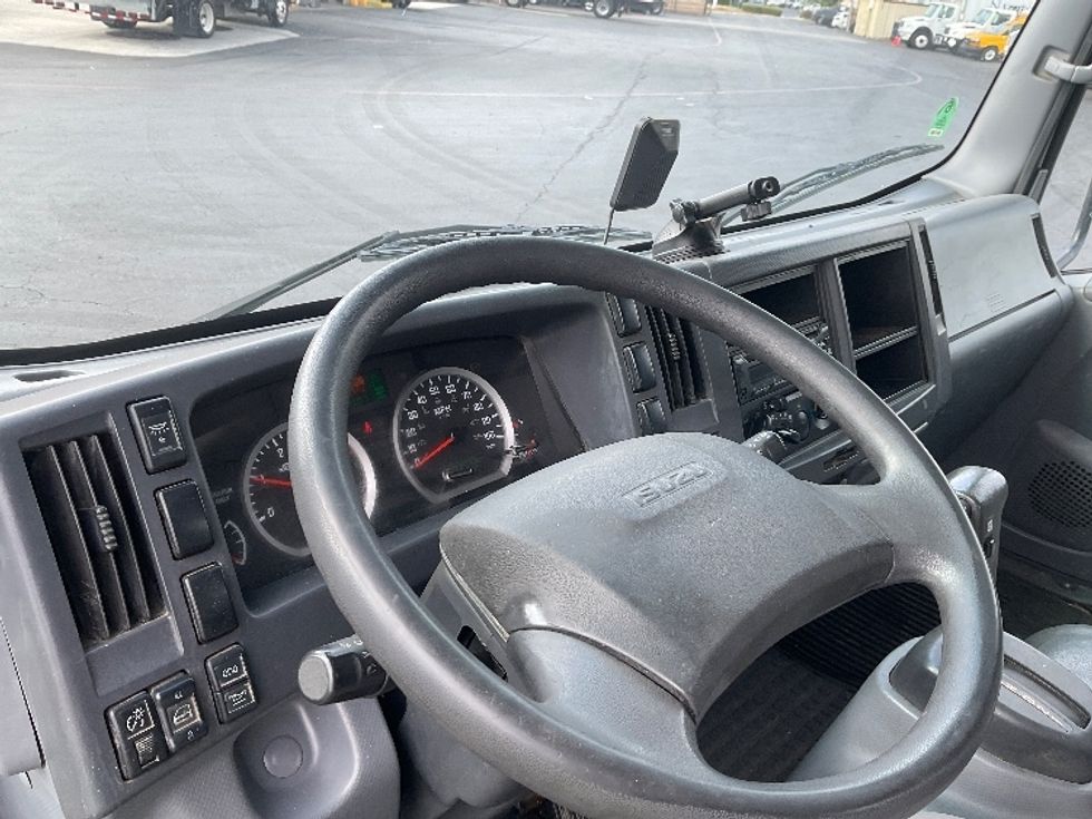 Flatbed Truck-Light and Medium Duty Trucks-Isuzu-2021-NRR-Torrance-CA-171,300\n\t\tmiles-$ 37,500 - Image 17
