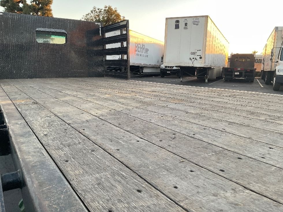 Flatbed Truck-Light and Medium Duty Trucks-Isuzu-2021-NRR-Torrance-CA-195,524\n\t\tmiles-$ 30,000 - Image 12