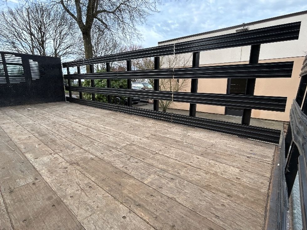 Flatbed Truck-Light and Medium Duty Trucks-Isuzu-2022-NPR-Clackamas-OR-44,455\n\t\tmiles-$ 56,000 - Image 12