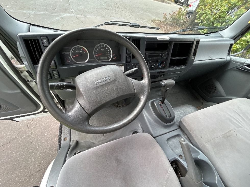 Flatbed Truck-Light and Medium Duty Trucks-Isuzu-2022-NPR-Clackamas-OR-44,455\n\t\tmiles-$ 56,000 - Image 17