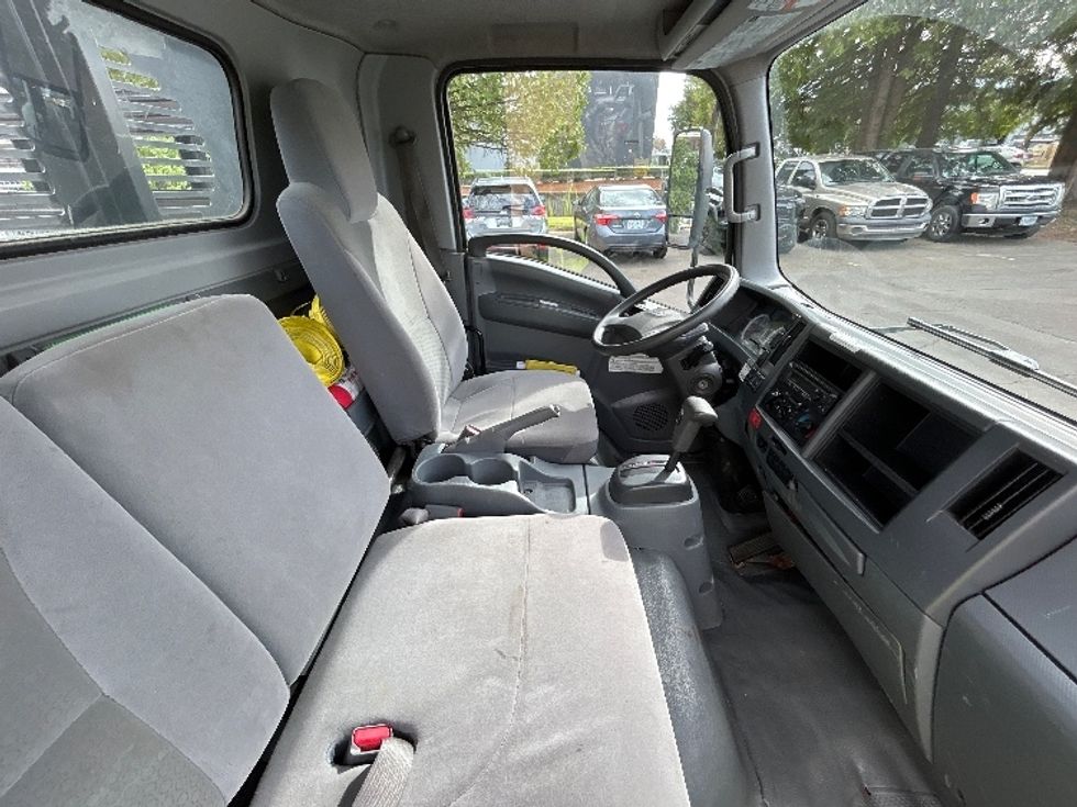 Flatbed Truck-Light and Medium Duty Trucks-Isuzu-2022-NPR-Clackamas-OR-44,455\n\t\tmiles-$ 56,000 - Image 21