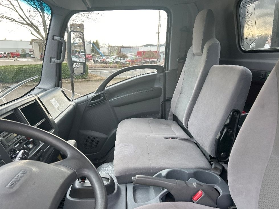 Flatbed Truck-Light and Medium Duty Trucks-Isuzu-2022-NPR-Clackamas-OR-50,544\n\t\tmiles-$ 52,750 - Image 16