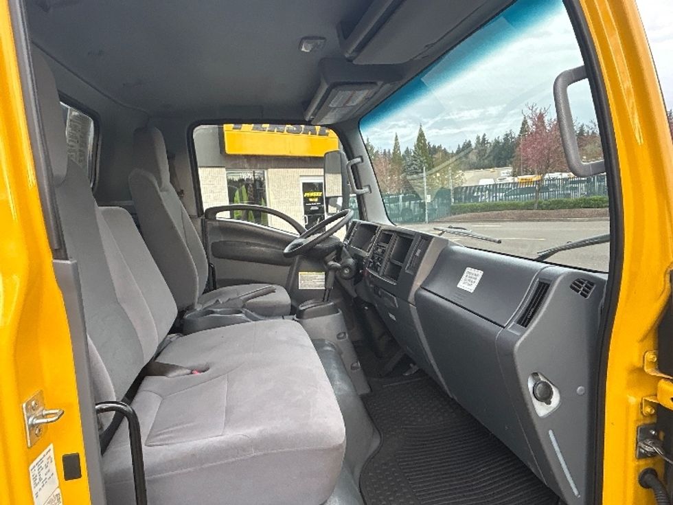 Flatbed Truck-Light and Medium Duty Trucks-Isuzu-2022-NPR-Clackamas-OR-50,544\n\t\tmiles-$ 52,750 - Image 19