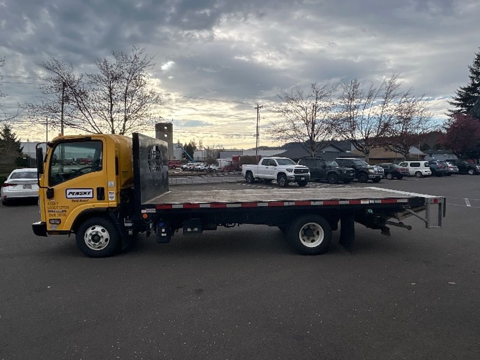 Flatbed Truck-Light and Medium Duty Trucks-Isuzu-2022-NPR-Clackamas-OR-50,544\n\t\tmiles-$ 52,750 - Image 4