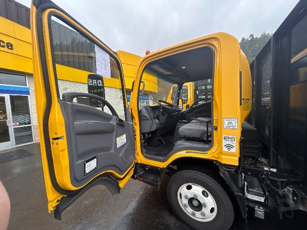 Flatbed Truck-Light and Medium Duty Trucks-Isuzu-2022-NPR-Clackamas-OR-51,609\n\t\tmiles-$ 52,500 - Image 12