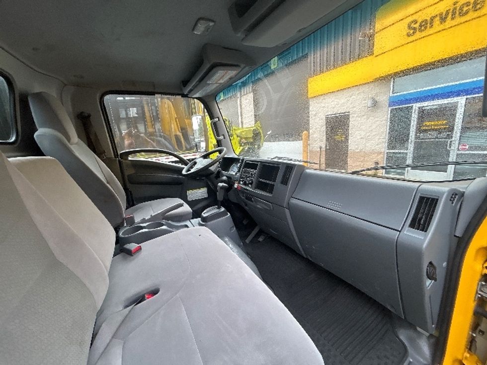 Flatbed Truck-Light and Medium Duty Trucks-Isuzu-2022-NPR-Clackamas-OR-51,609\n\t\tmiles-$ 52,500 - Image 18