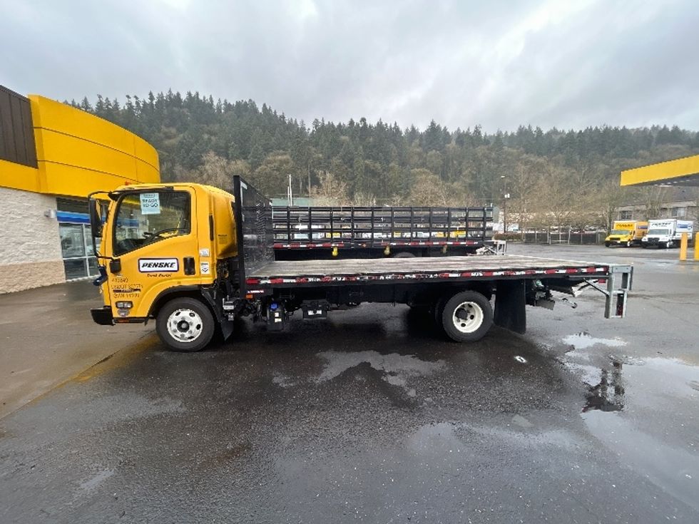 Flatbed Truck-Light and Medium Duty Trucks-Isuzu-2022-NPR-Clackamas-OR-51,609\n\t\tmiles-$ 52,500 - Image 4