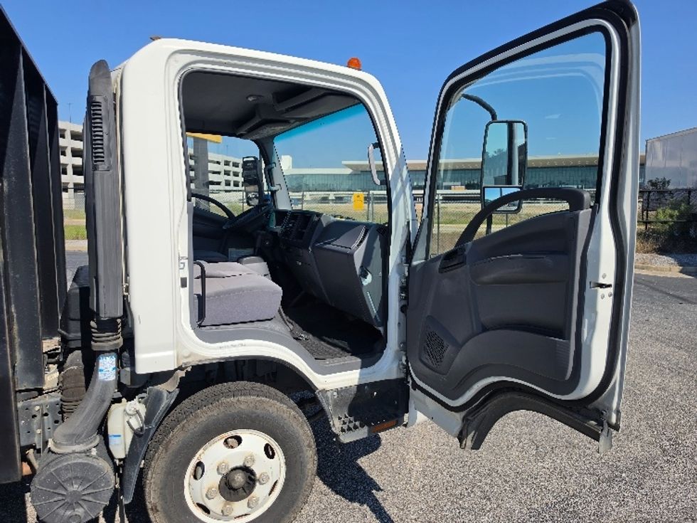 Flatbed Truck-Light and Medium Duty Trucks-Isuzu-2022-NPR-Pensacola-FL-37,645\n\t\tmiles-$ 59,000 - Image 20